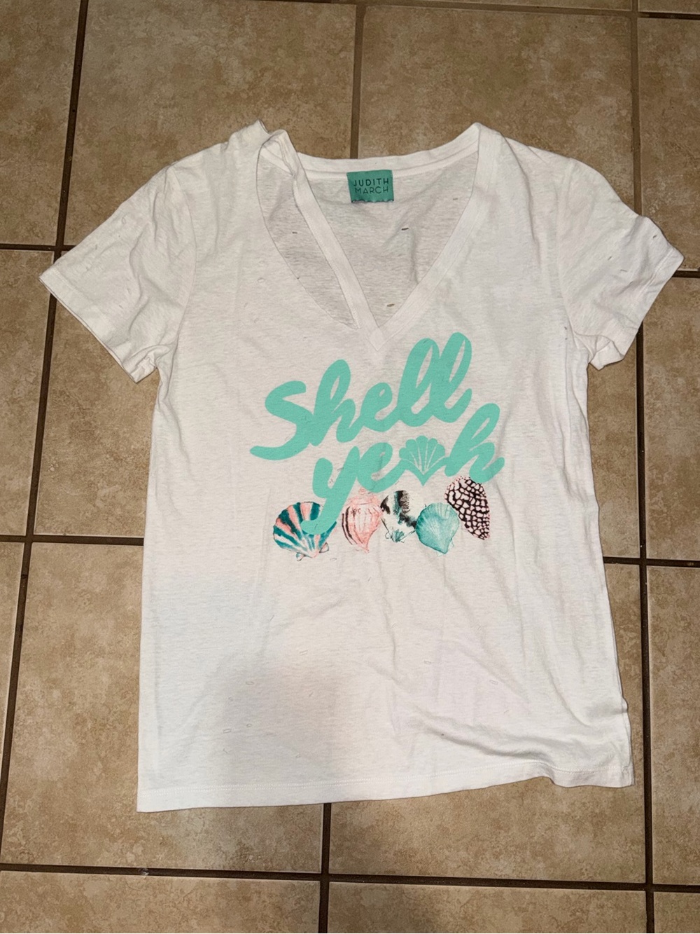 Judith March v-neck Shell yeah distressed tee size M